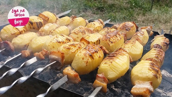 5 самых вкусных способов приготовления картошки на костре