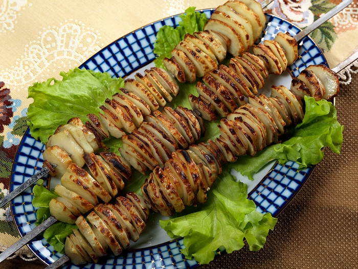 5 самых вкусных способов приготовления картошки на костре