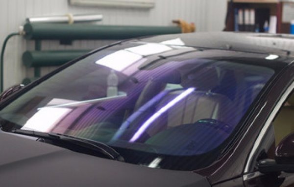 Артермальное лобовое стекло – определение подделки