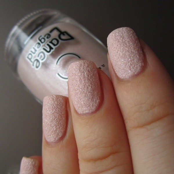 Бархатный маникюр: особенности выполнения, необходимые материалы и инструменты