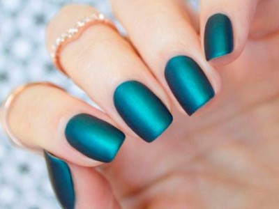 Бирюзовый маникюр: примеры дизайна на фото