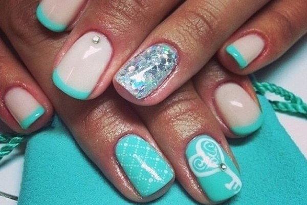 Бирюзовый маникюр: примеры дизайна на фото