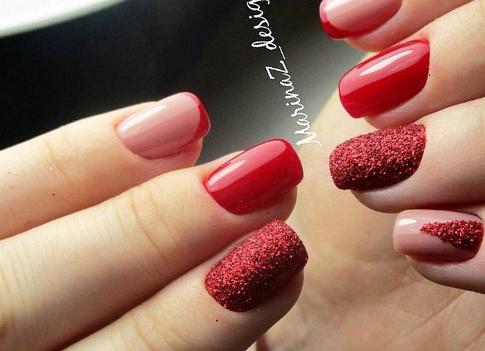 Бордовый маникюр — идеи дизайна с фото, на короткие ногти в том числе, с блестками, рисунком, со стразами и другие варианты