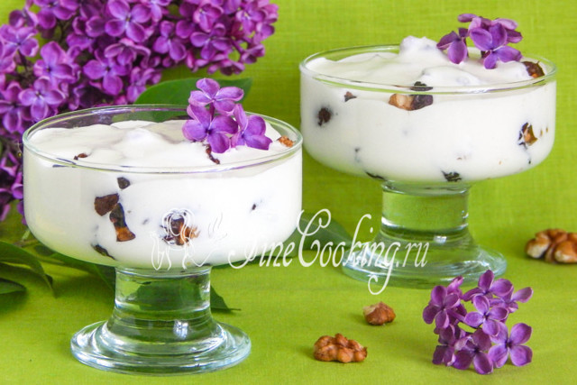 Чернослив в вине с грецкими орехами – простой рецепт десерта