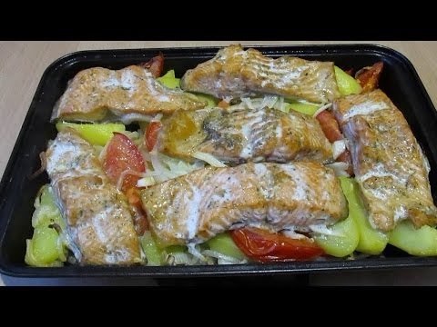 Форель, запеченная в духовке с картошкой