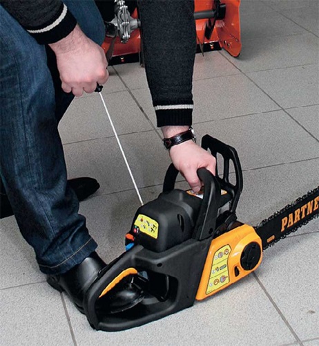 Инструкция, как правильно обкатать новую или отремонтированную бензопилу