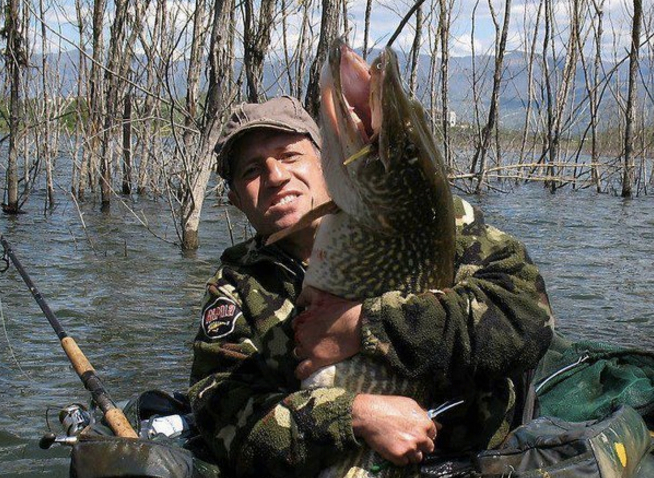 Как ловить щуку в апреле на спиннинг