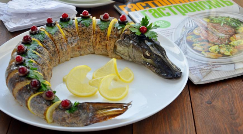 Как приготовить фаршированную щуку