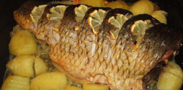 Как приготовить карпа в духовке с картошкой