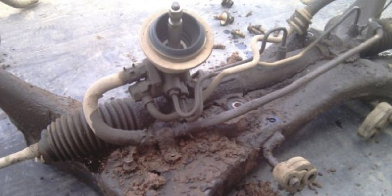 Как снять рулевую рейку