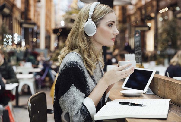 Какие наушники лучше: проводные или беспроводные