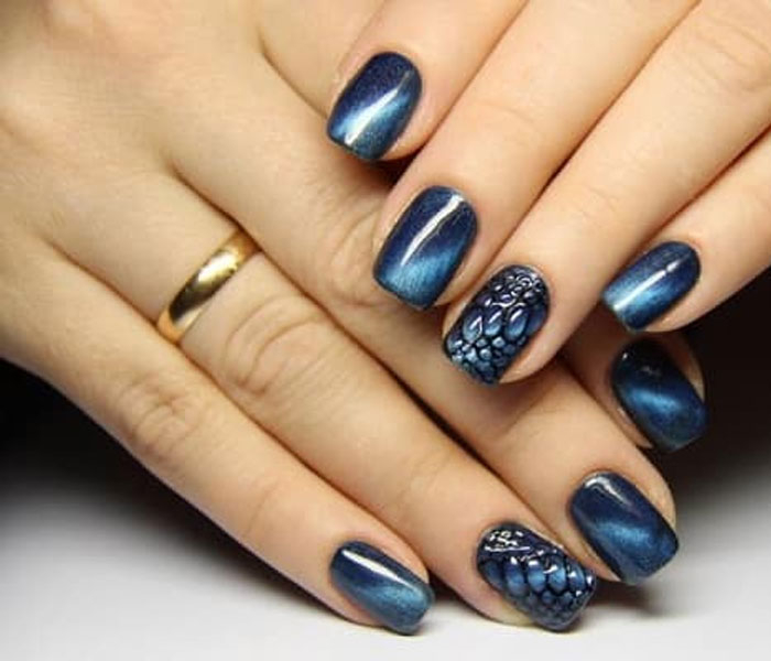 Каким должен быть новогодний маникюр