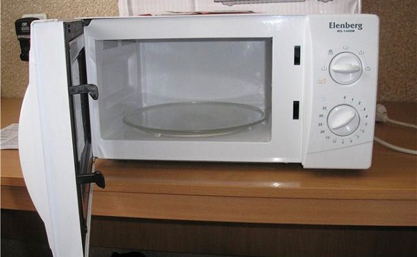 Какое внутреннее покрытие микроволновой печи лучше?