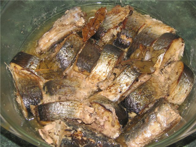 Консервы из рыбы в мультиварке