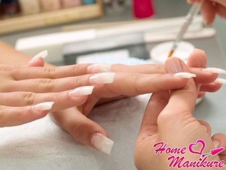 Коррекция гелевых и акриловых ногтей