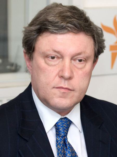 Краткая биография явлинского