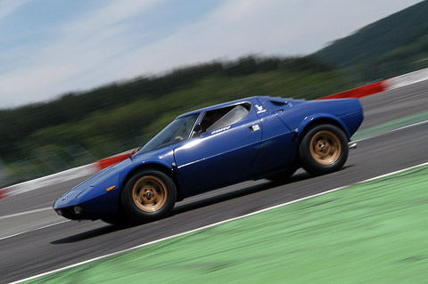 Lancia stratos: необычная история спортивного автомобиля
