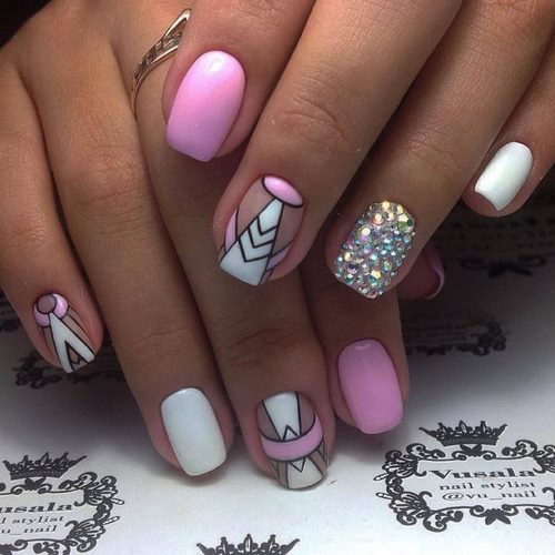 Маникюр мозаика – стильная геометрия