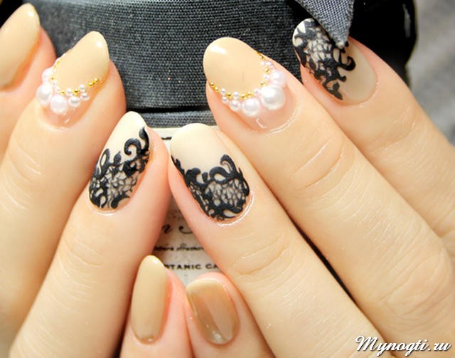 Маникюр с кружевом