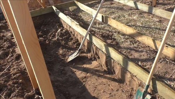 Обеззараживание почвы в теплице: признаки заражения, сроки и правила обеззараживания, описание технологий, советы и рекомендации