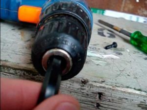 Патрон для дрели: как снять, поменять быстрозажимной, разобрать мини, заменить своими руками у шуруповерта, бзп