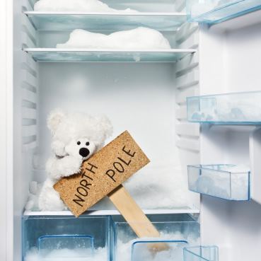 Почему холодильник постоянно работает и не отключается?