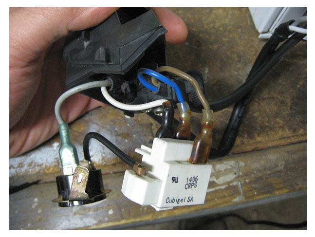 Почему перестал работать холодильник: причины и что делать