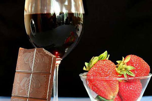 Пошаговая технология приготовления простого домашнего вина из клубники