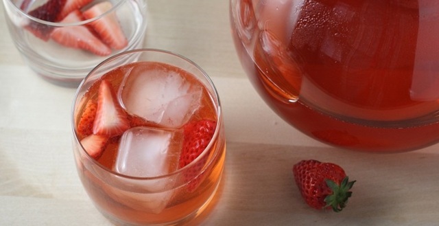 Пошаговая технология приготовления простого домашнего вина из клубники