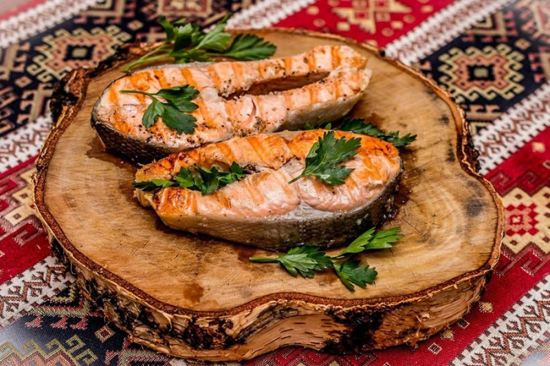 Приготовление рыбы на сковороде-гриль