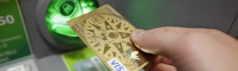 Приставы не смогут снимать деньги с пенсии, детского пособия и алиментов