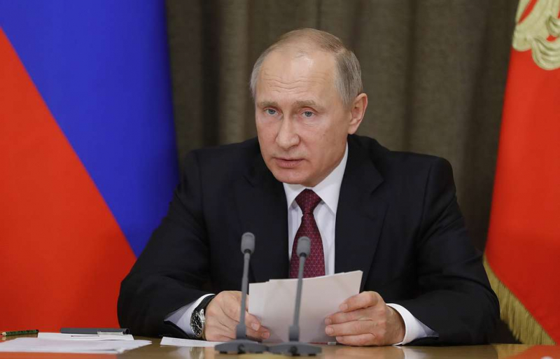 Путин предложил новые детские пособия в 2019 году и продлил материнский капитал до 2021 года