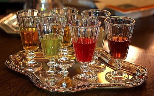 Рецепты приготовления вина из забродившего варенья (компота) в домашних условиях