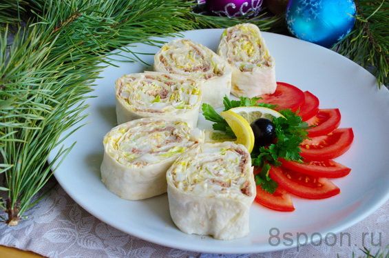 Рулет из лаваша с рыбными консервами
