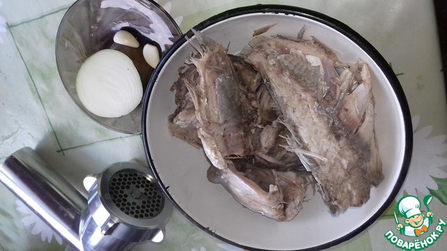 Рыбные котлеты из карася