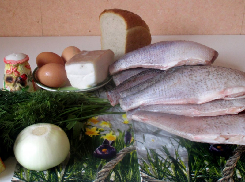 Рыбные котлеты из леща