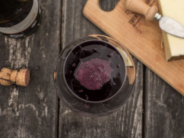 Состав вина: содержание кислот, витаминов и микроэлементов в напитке