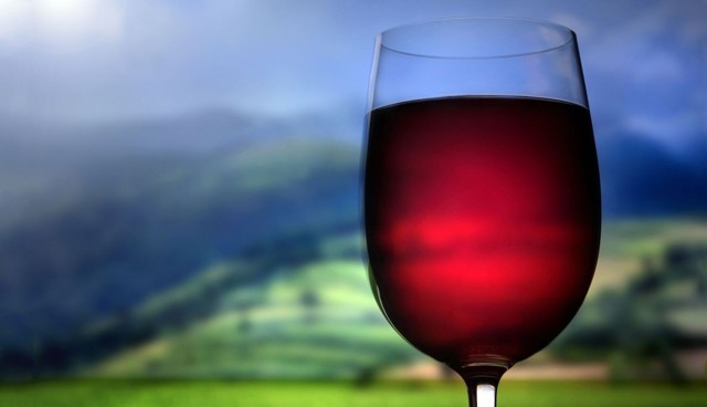 Состав вина: содержание кислот, витаминов и микроэлементов в напитке