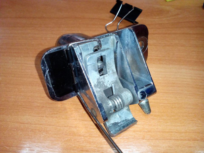 Установка замка багажника калины