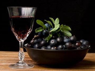 Вино повышает или понижает давление: влияние напитка на сердце в разном возрасте