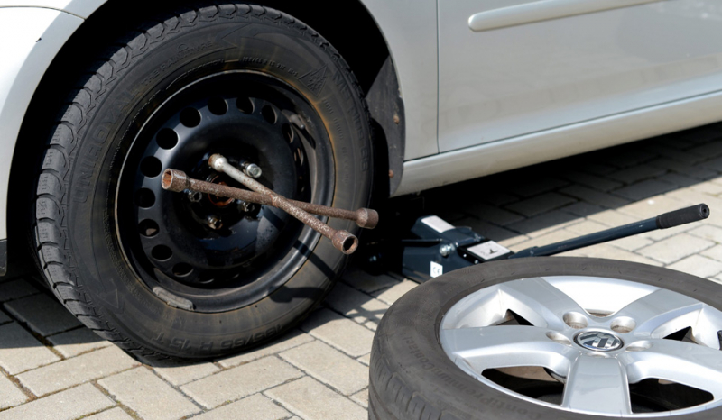 Замена шин на зиму – сколько это стоит?