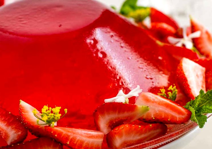 Желе из садовой земляники: как приготовить из свежей, замороженной ягоды, польза, сроки и правила хранения, варианты подачи