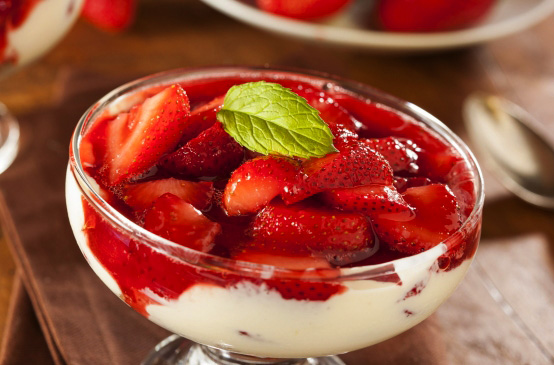 Желе из садовой земляники: как приготовить из свежей, замороженной ягоды, польза, сроки и правила хранения, варианты подачи