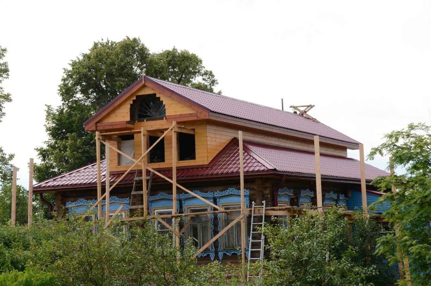 Реконструкция дома «под ключ»: особенности и достоинства